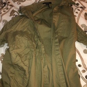 LONG SLEEVE BUTTON UP TOP